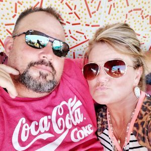 Meet your Posher, Larissa